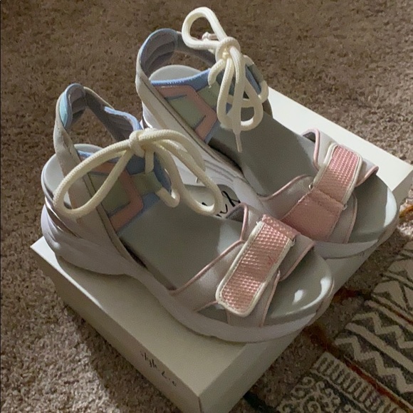 Michael Kors platform wedge heels - Picture 5 of 5